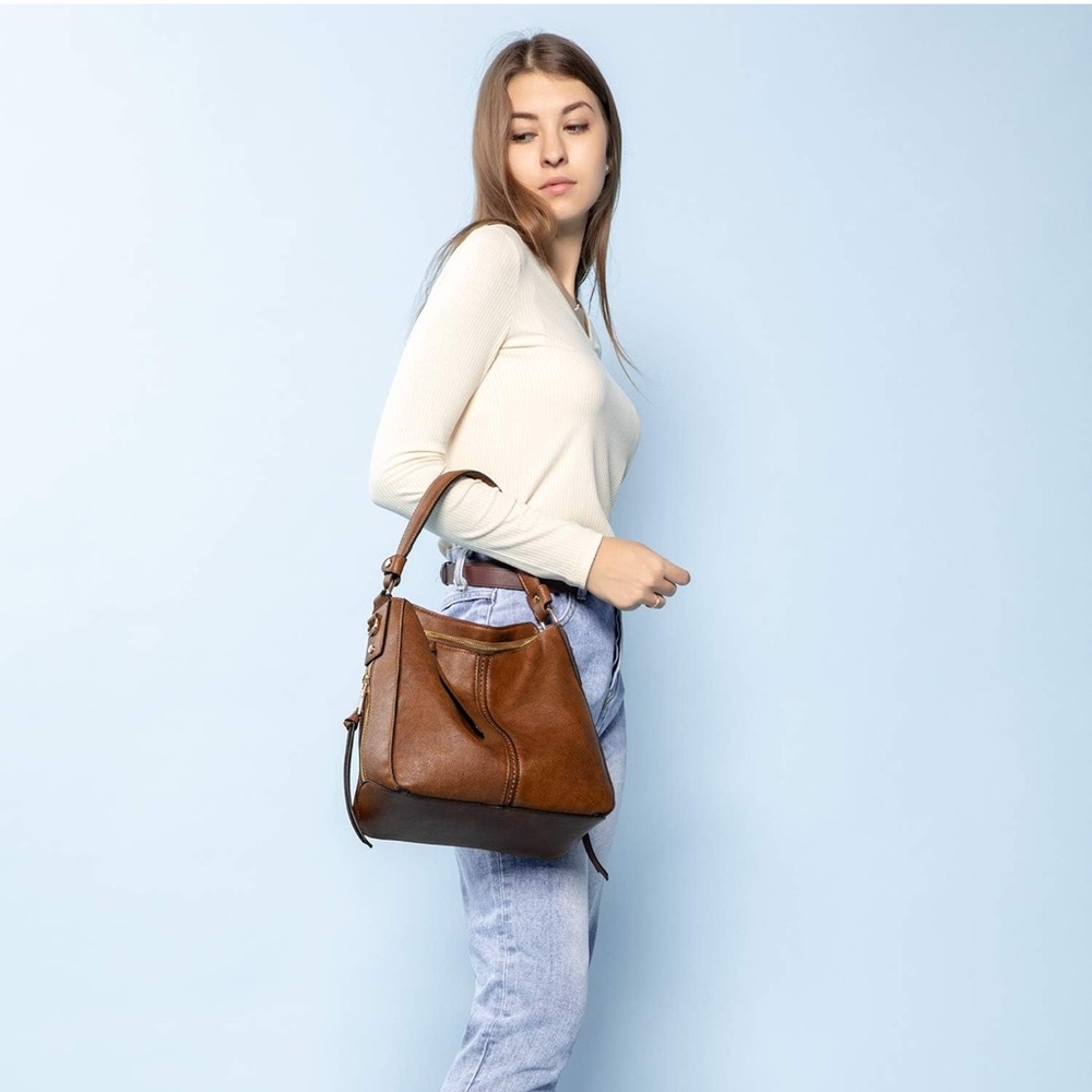 Realer Crossbody Bag